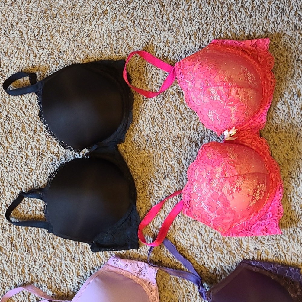 4 bras - Picture 3 of 3
